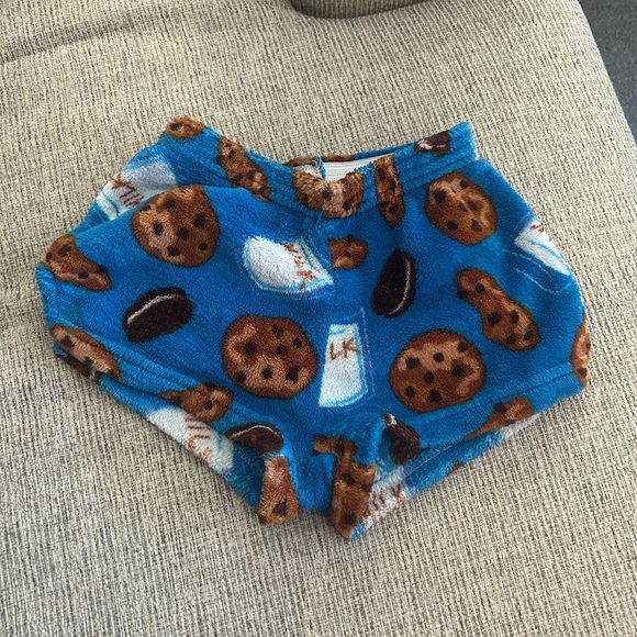 😍Set of 3 Colorful Graphic Print plush Shorts Set for girls - Picture 6 of 7